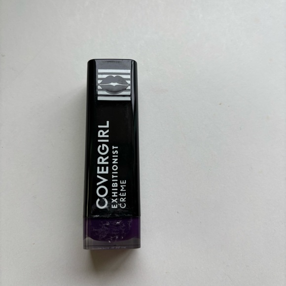 COVERGIRL Other - COVERGIRL Exhibitionist Creme Lipstick - 530 Grape Soda